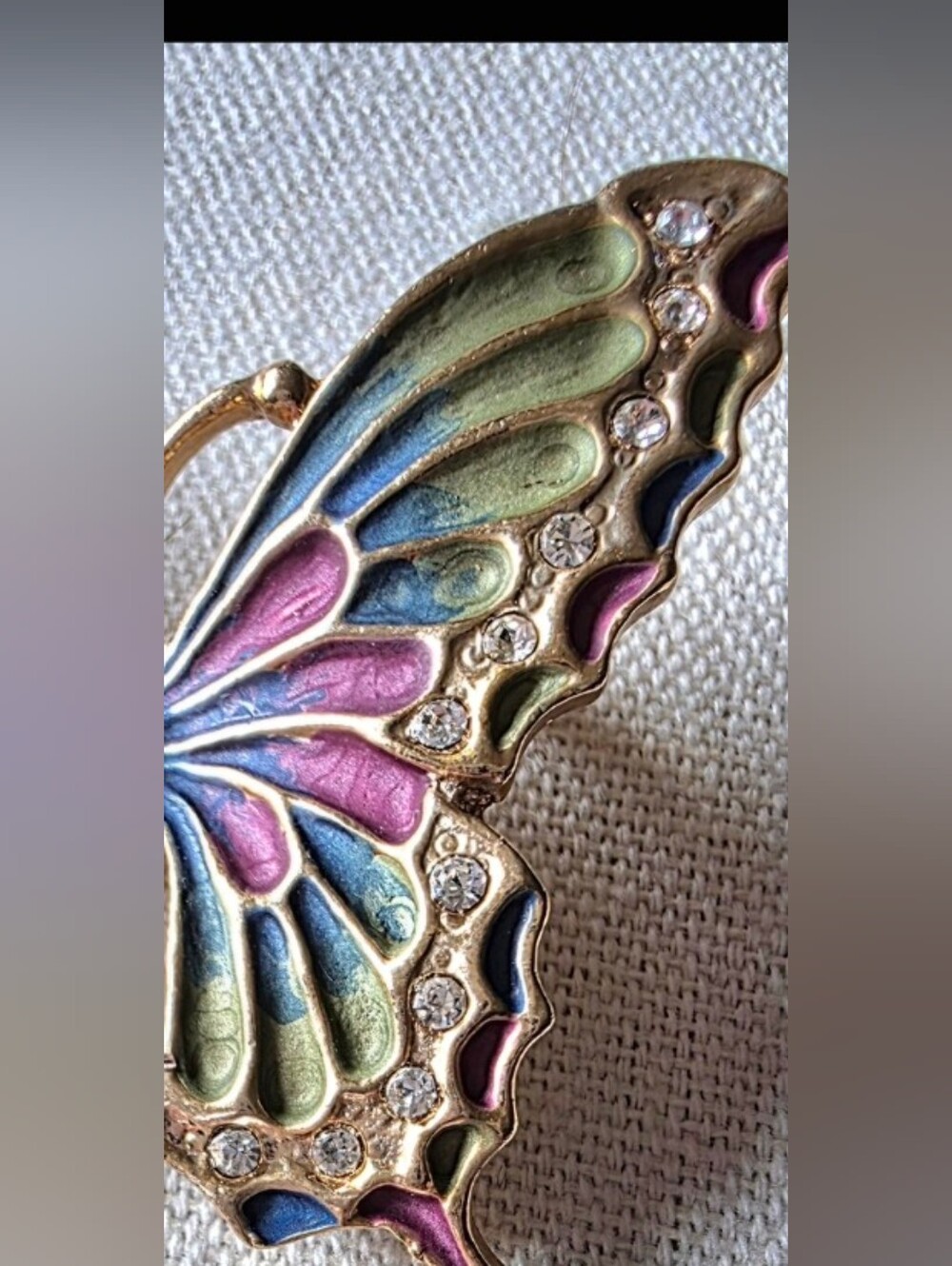 Vintage Estate High End Gold tone Multi Color Crystal Butterfly Brooch/ Pin - Picture 4 of 4